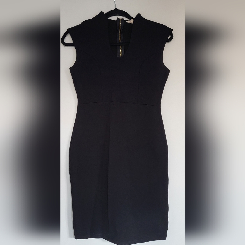 Rolla Coster Black Sheath V-Neck Dress